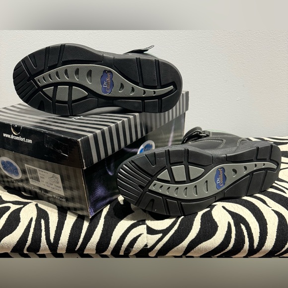 Dr Comfort Ranger hiking boot in black leather. New in box. - Picture 5 of 6